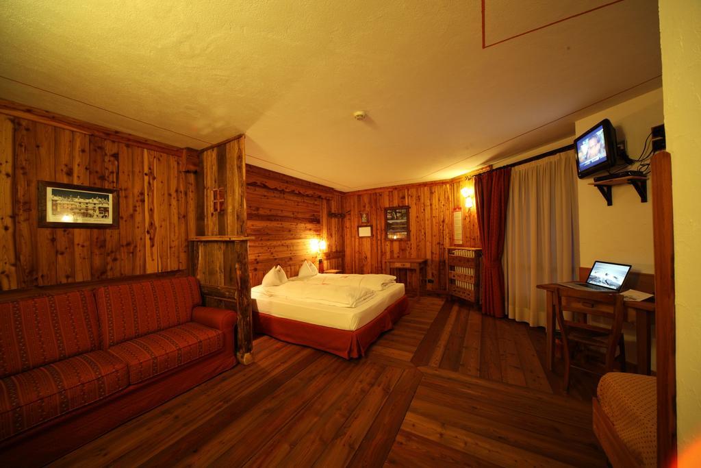 La Torretta Hotel Challand-Saint-Anselme Buitenkant foto